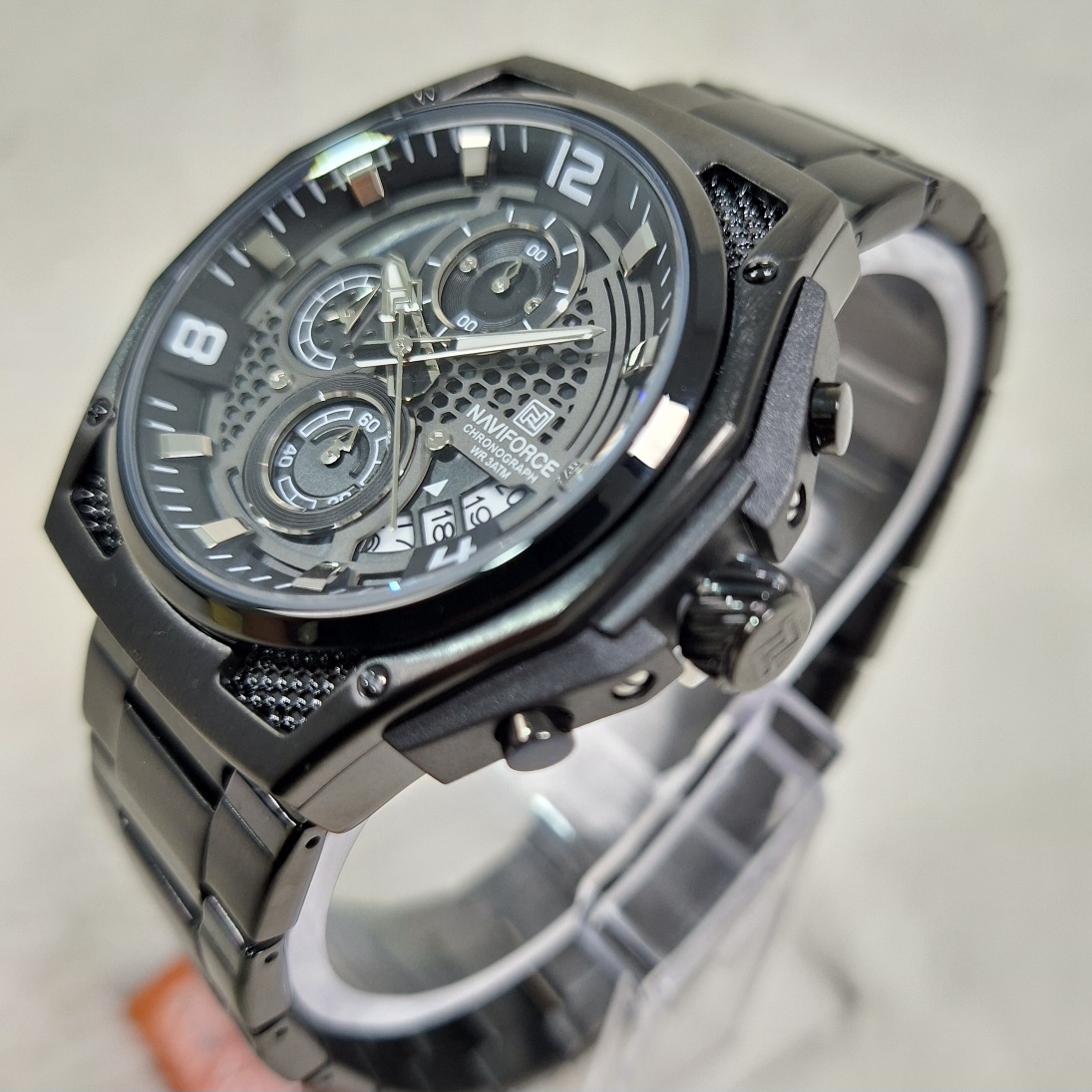 Naviforce 8051 - : اللون: أسود